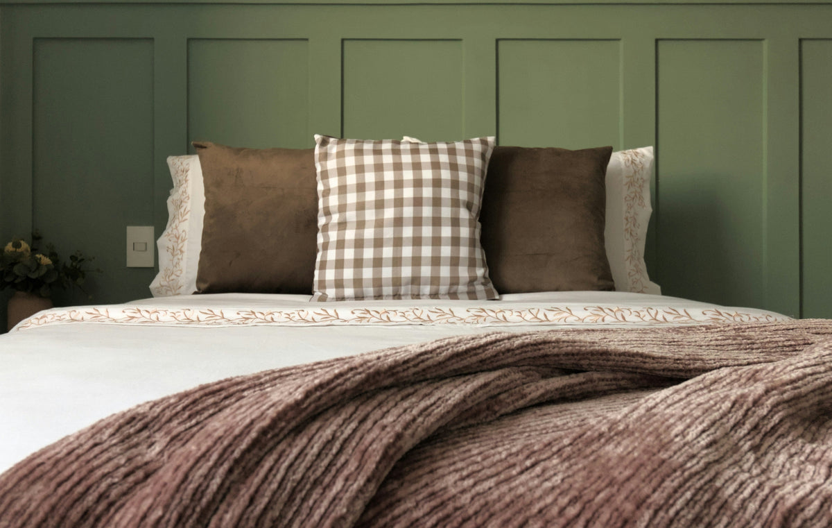 Top 5 Reasons Your Bedroom Needs Flannel Sheets This Holiday Season