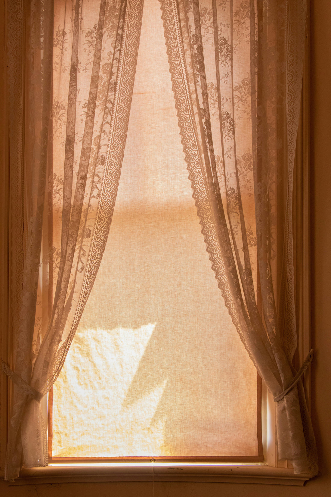 The New Era of Sheer Curtains: Embracing Organic Modern & Earthy Tones