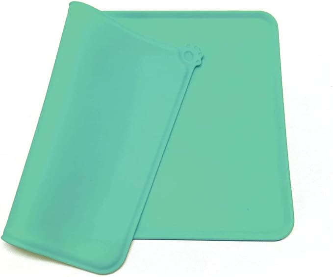 Silicone Pet Feeding Mat, Waterproof Dog Cat Bowl Mat, Raised Edges to Prevent Spills, Easy Clean Nonslip Dogs and Cats Placemat Tray to Stop Food and Water Bowl Messes on Floor (Green)