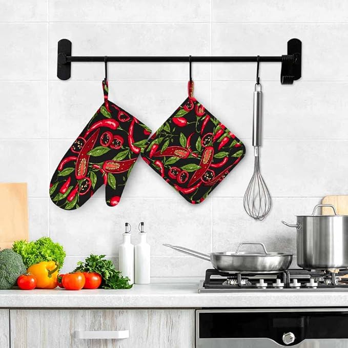 Mxocom Mexican Hot Pepper Chili Oven Mitts and Pot Holders Sets Slices Halves Crushed Pieces and Branch Organic Healthy Red Silicone Heat Resistant Kitchen Oven Gloves Pot Holder for Cooking