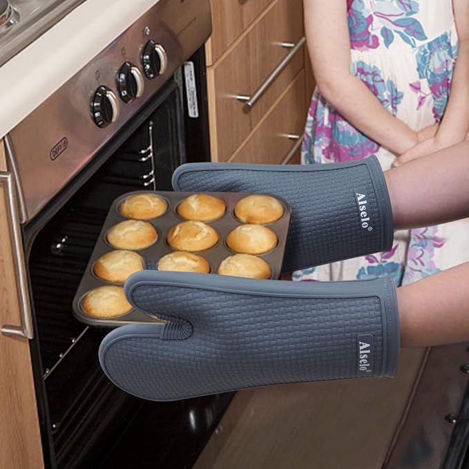 Oven Mitts Heat Resistant Silicone Kitchen Gloves for 550 Degrees with Waterproof and Non-Silp, Set of 2 Oven Gloves for Baking Cooking Barbecue Microwave Machine Washable (Grey, 2)