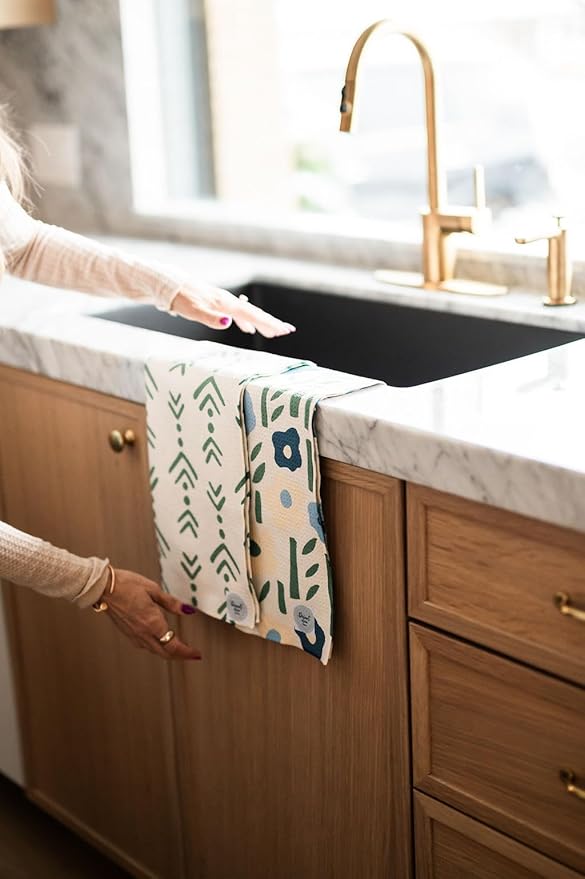 Desert Aqua 2 Pack Double Sided || Not Your Ordinary Kitchen Towels || Dish Towels ||Quick Dry || Waffle Weave Microfiber || Highly Absorbent || Hanging Hook (Blue Green Arrow)