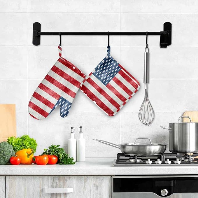 Mxocom Grungy Us Flag Oven Mitts and Pot Holders Sets Vintage American Flag Red Stripes Ancient Country Flag Silicone Heat Resistant Kitchen Oven Gloves Pot Holder for Cooking