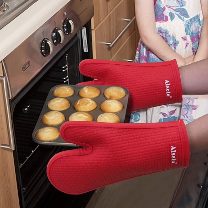 Oven Mitts Heat Resistant Silicone Kitchen Gloves for 550 Degrees with Waterproof and Non-Silp, Set of 2 Oven Gloves for Baking Cooking Barbecue Microwave Machine Washable (Red, 2)