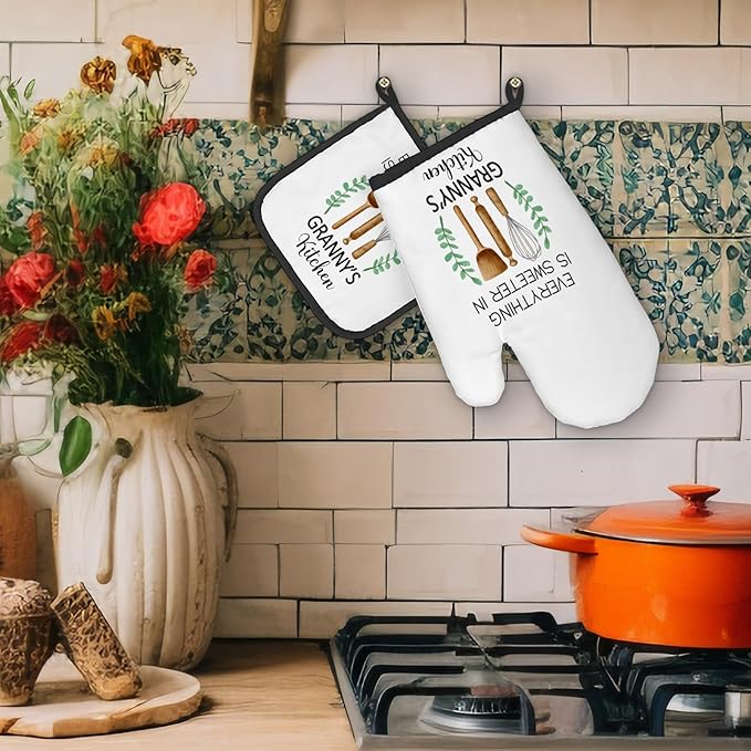 Granny Gifts Oven Mitts and Pot Holders Sets, Gifts for Grannys from Grandkids Kitchen Decor Accessories Set, Sweeter in Granny' Kitchen Heat Resistant Oven Glove Potholder for Kitchens Cooking