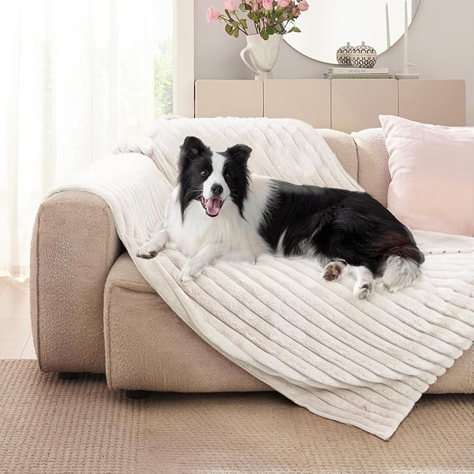 ZAKAPAWS Waterproof Dog Blanket for Bed, Luxury Plush Washable Large Dogs Blankets for Furniture Protection, Super Soft Calming Pet Blanket for Indoors (Cream, 30"x40")