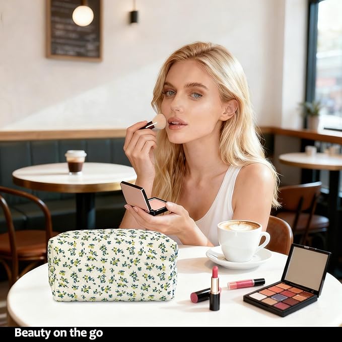 STARDW Cute Quilted Floral Makeup Bag for Women, Large Capacity Travel Toiletry Bag with Zipper and Canvas Lining