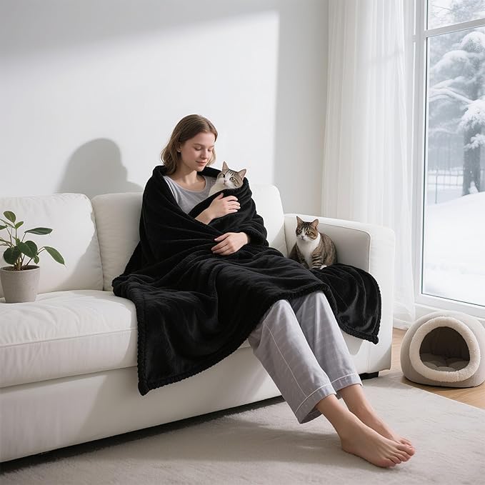 Waterproof Pet Blanket, Flannel Dog Blanket, Liquid Urine Leak-Proof, Furniture Protection Pads, Double-Sided, Large Space, Suitable for Small, Medium, Large Dogs, Cats, White, L(65" x 57")