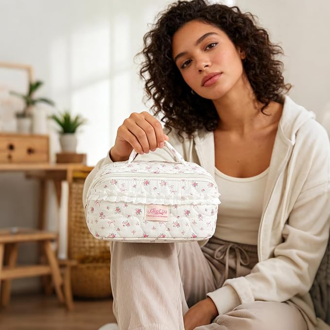 HiTotes Travel Makeup Bag Coquette Floral Cosmetic Bag Quilted Wide Open Lay Flat Toiletry Bag Cute Travel Makeup Pouch