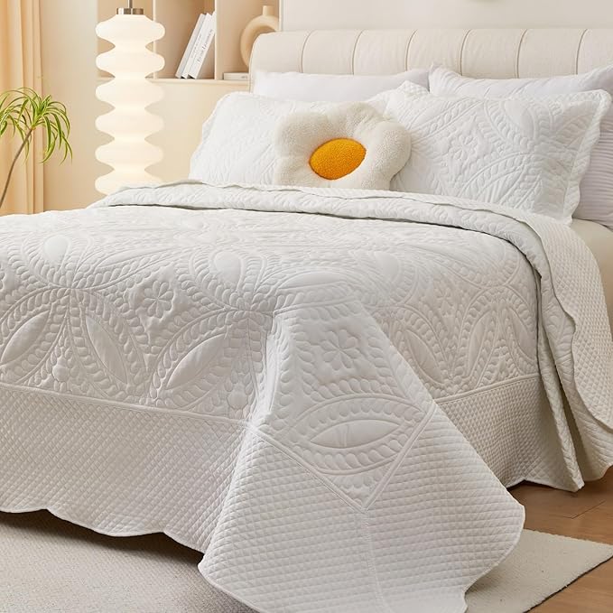 Cmfshape Oversize King Bedspread 128"x120",3 Piece California King Quilt,Lightweight White Quilt Set for All Season,Modern Coin Pattern Bedding Set