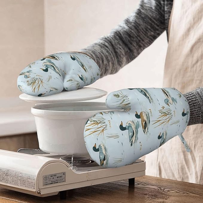 Oven Mitts 2 Pack, Silicone Kitchen Gloves, Heat Resistant with Non-Slip Grip and Soft Quilted Cotton Lining for Cooking Barbecue Backing (Ducks Swimming)