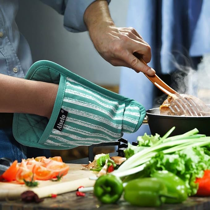 Silicone Pot Holders Set of 3 Heat Resistant & Non Slip Potholders, Professional Oven Hot Pads with Pockets Mitts for Kitchen Cooking Baking Barbecue
