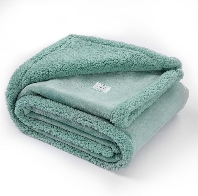 Maidewow Waterproof Green Dog Blanket Reversible Pet Bed Cover Puppy Throw Blankets Leakproof Sofa Couch Cover Cat Pet Jacquard Blanket for Warm Fluffy Washable Mat-Green,L-65x57in