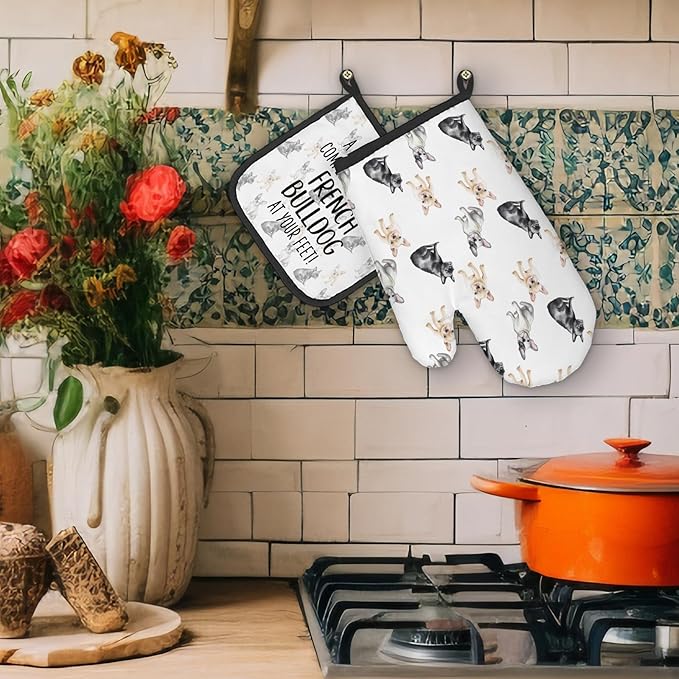 French Bulldog Dog Oven Mitts and Pot Holders Sets, Frenchbulldog Gifts Kitchen Accessories Sets, Complete Without a French Bulldog Heat Resistant Oven Glove Potholders for Kitchen Baking