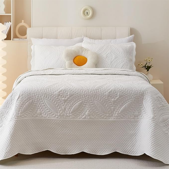 Cmfshape Oversize King Bedspread 120"x120",3 Piece California King Quilt,Lightweight Quilt Set for All Season,Modern Coin Pattern Bedding Set White