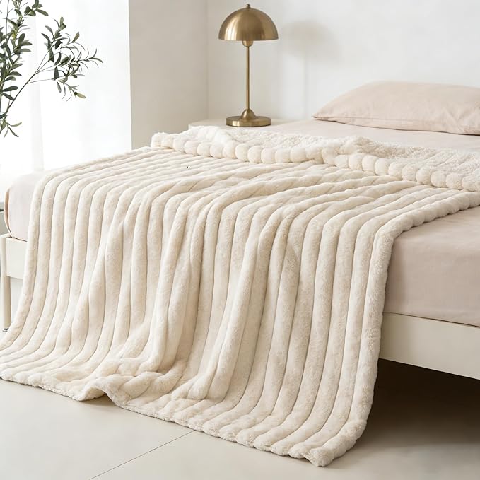 ZAKAPAWS Waterproof Dog Blanket for Bed, Luxury Plush Washable Large Dogs Blankets for Furniture Protection, Super Soft Calming Pet Blanket for Indoors (Cream, 60"x80")