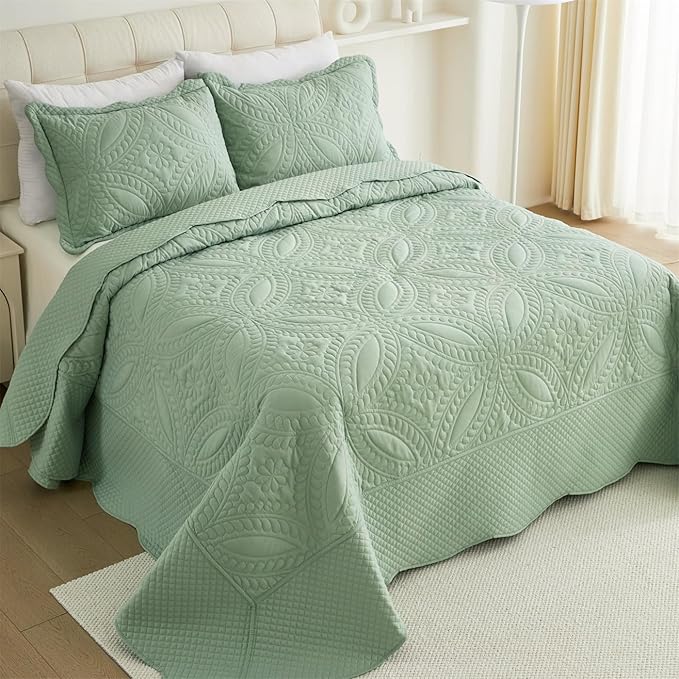 Cmfshape Oversize King Bedspread 128"x120",3 Piece California King Quilt,Lightweight Green Quilt Set for All Season,Modern Coin Pattern Bedding Set