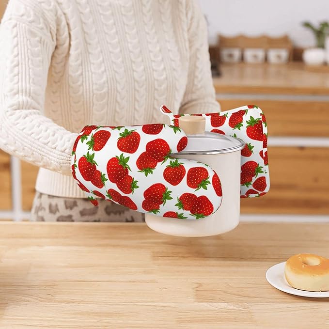 Silicone Oven Mitts and Pot Holders Sets, Home Cute Strawberry Heat Resistant BBQ Gloves for Kitchen Baking Cooking Grilling Microwave