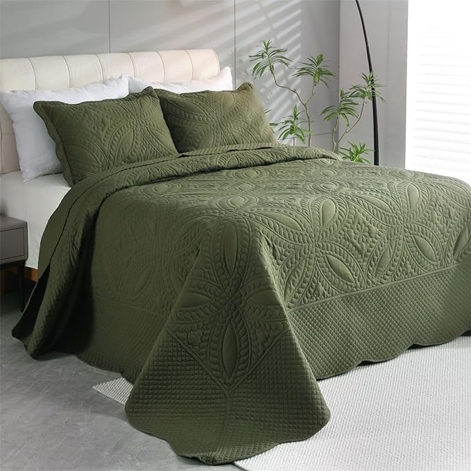 Cmfshape Oversize King Bedspread 114"x102",3 Pieces California King Size Quilt,Lightweight Olive Green Quilt Set for All Season,Modern Coin Pattern Bedding Set(1 Quilt,2 Pillowshams)