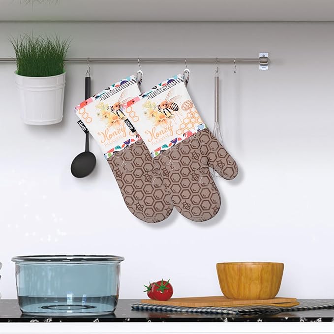 Oven Mitts, Heat Resistant with Soft Quilted Cotton Lining Set of 2, Fashion Bee Design with Silicone Printing Anti-Slip Kitchen Gloves for Safe Backing Cooking Barbecue (Khaki, Bee)