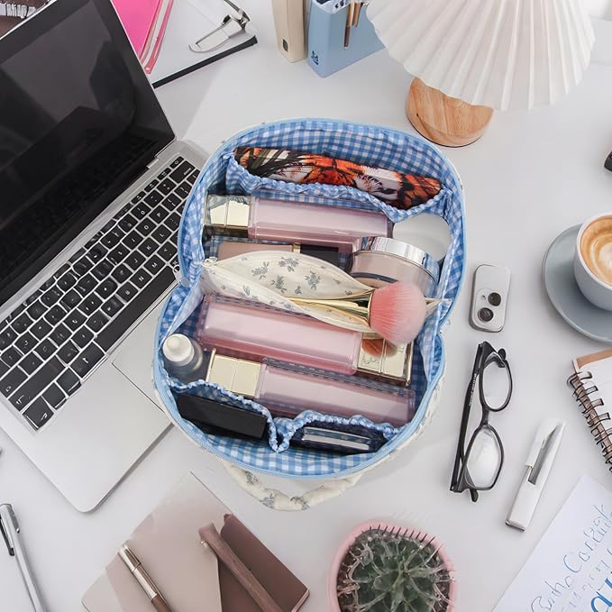 HiTotes Travel Makeup Bag Coquette Floral Cosmetic Bag Quilted Wide Open Lay Flat Toiletry Bag Cute Travel Makeup Pouch