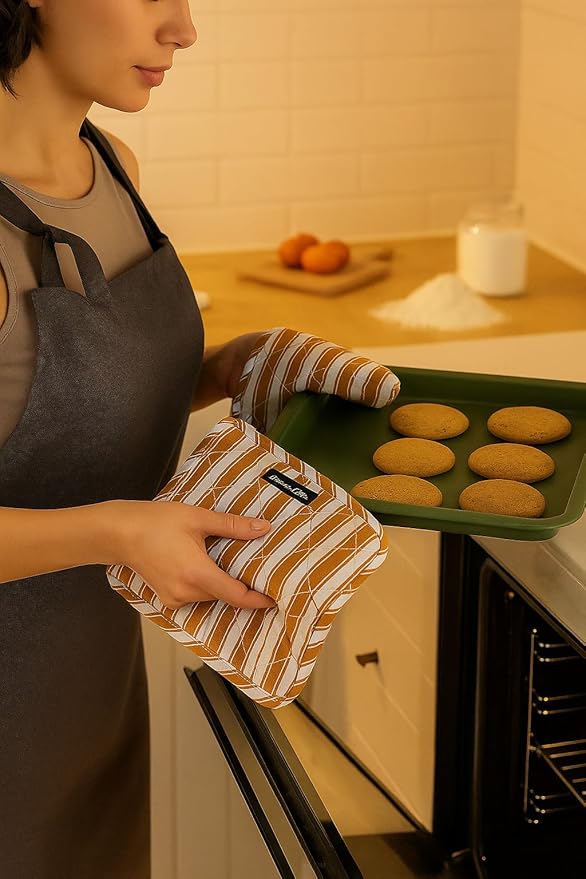 AMOUR INFINI Double Stripe Pot Holders Heat Resistant Cotton Set of 3 Nonslip 8"x8" Inch Hot Pads for Kitchen, BBQ, Baking & Cooking with Hanging Loops (Yellow)