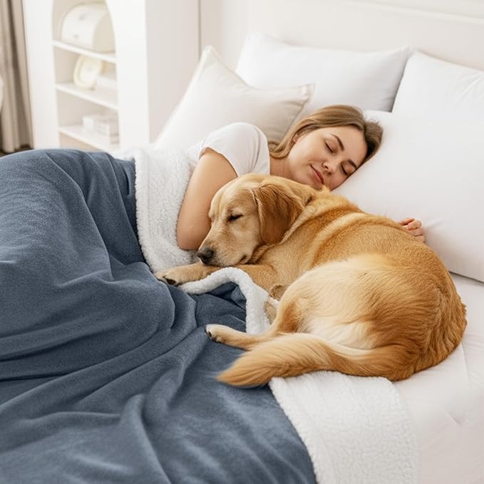 Smiry Waterproof Blanket Throw for Large Dogs Cats, Soft Reversible Dog Blanket for Sofa Couch Bed, Washable Leakproof Sherpa Fleece Furniture Couch Protector(30"x40", Grey/White)