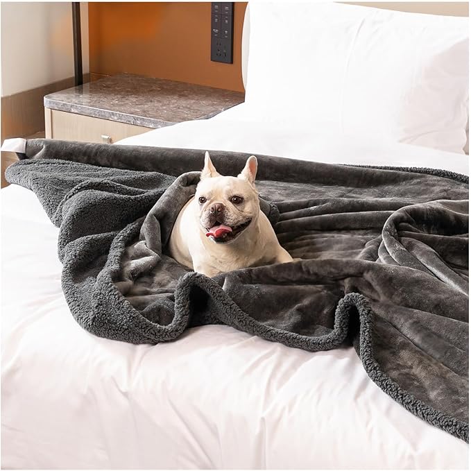 Maidewow Waterproof Dog Blanket Reversible Pet Blankets for Bed Couch Covers Puppy Blankets Leakproof Sofa Couch Cover Cat for Warm Fluffy Washable Gray Mat-S-40x28in