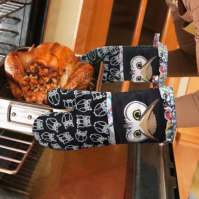 Oven Mitts, Heat Resistant with Soft Quilted Cotton Lining Set of 2, Fashion Animal Design with Silicone Printing Anti-Slip Kitchen Gloves for Safe Backing Cooking Barbecue（Black 2）