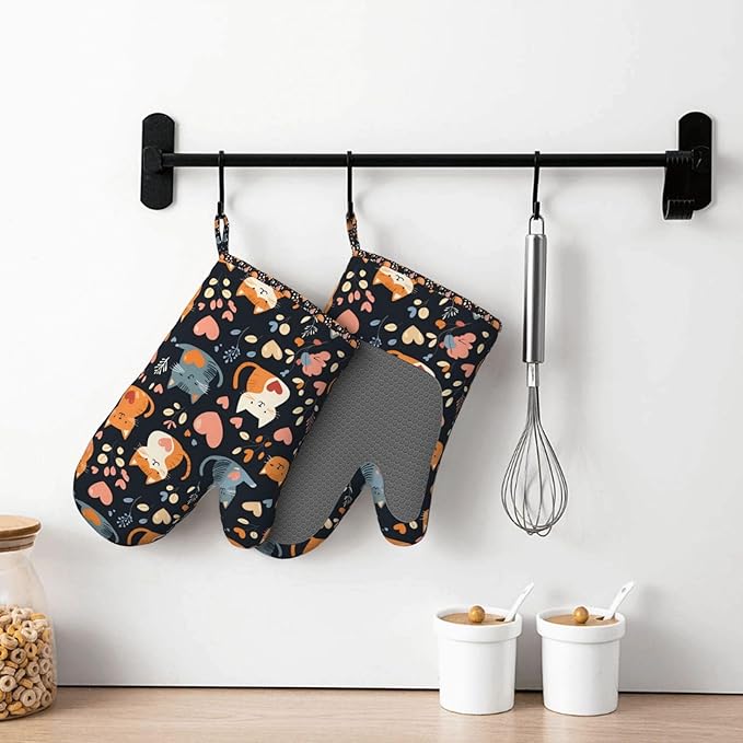 Oven Mitts 2 Pack, Silicone Kitchen Gloves, Heat Resistant with Non-Slip Grip and Soft Quilted Cotton Lining for Cooking Barbecue Backing (Cats and Hearts)