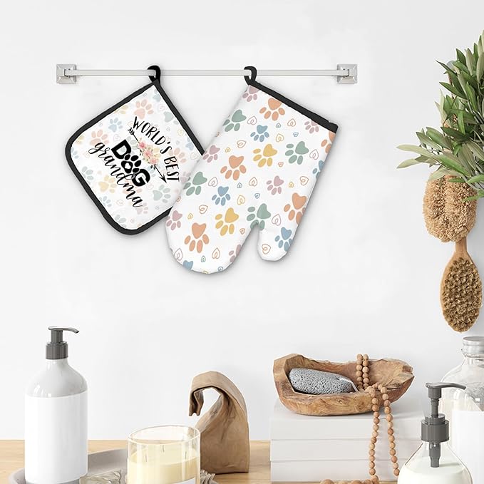 Dog Grandma Gifts Oven Mitts and Pot Holders Sets, Gifts for Dog Grandma, Dog Paw Kitchen Decor Accessories Sets, World’s Best Dog Grandma Heat Resistant Oven Glove Potholders for Kitchen