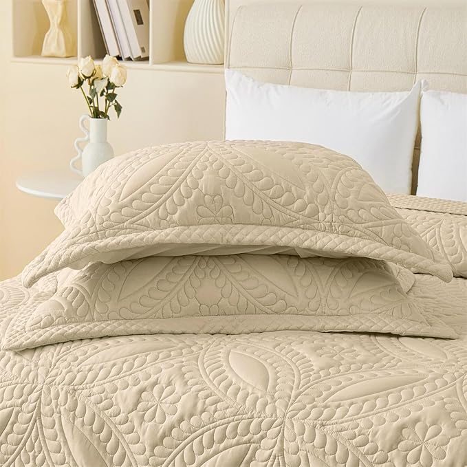 Cmfshape Oversize King Bedspread 114"x102",3 Pieces California King Size Quilt,Lightweight Beige Quilt Set for All Season,Modern Coin Pattern Bedding Set(1 Quilt,2 Pillowshams)