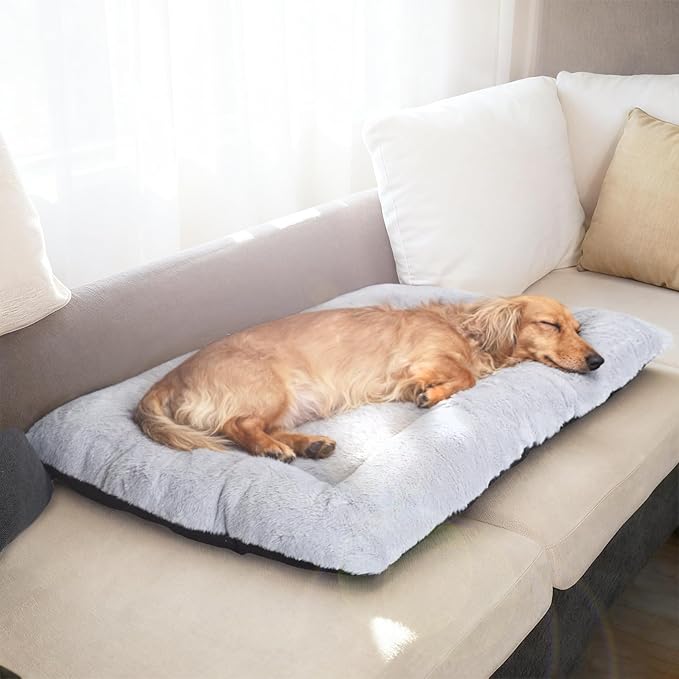zihapgpzp Dog Crate Pad 30 x 19 for Medium Size Dogs, Super Soft & Plushy Puppy Bed Non-Slip and Machine Washable, Comfort Fluffy Dog Kennel Pad Pet Sleeping Mats,Light Grey 30inch