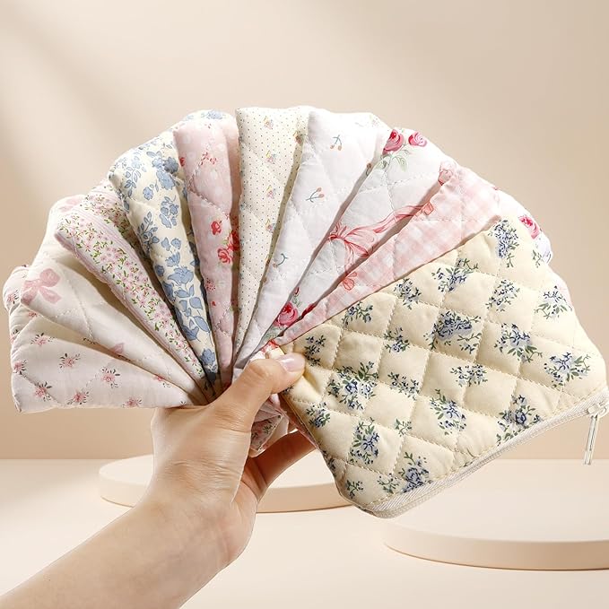 Paterr 10 Pcs Quilted Makeup Bag Bulk Cotton Floral Cosmetic Bag Women Girls Bridesmaid Gifts Cute Makeup Pouch Coquette Aesthetic Travel Toiletry Organizer(Bow Floral,6.30 x 3.94 Inches)