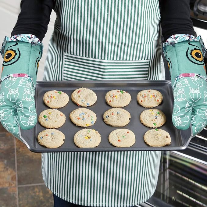 Oven Mitts, Heat Resistant with Soft Quilted Cotton Lining Set of 2, Fashion Animal Design with Silicone Printing Anti-Slip Kitchen Gloves for Safe Backing Cooking Barbecue (Green 2)