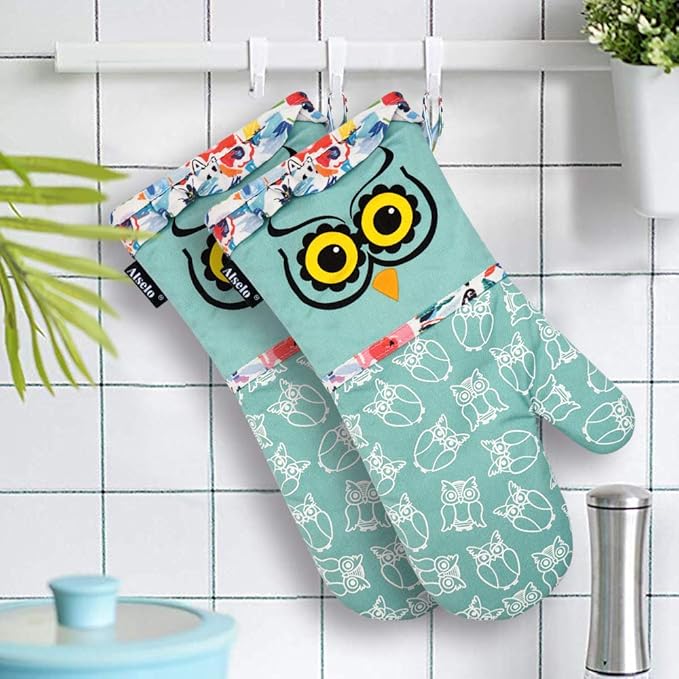 Oven Mitts, Heat Resistant with Soft Quilted Cotton Lining Set of 2, Fashion Animal Design with Silicone Printing Anti-Slip Kitchen Gloves for Safe Backing Cooking Barbecue (Green 2)