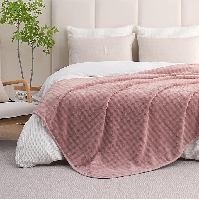 Yaning Waterproof Blanket for Bed Couch Sofa Car, Soft Leakproof Dog Blanket with 3D Bubble Pattern, Reversible Water Proof Pet Blankets for Dogs Cats Puppies (60"x80", Dusty Pink)