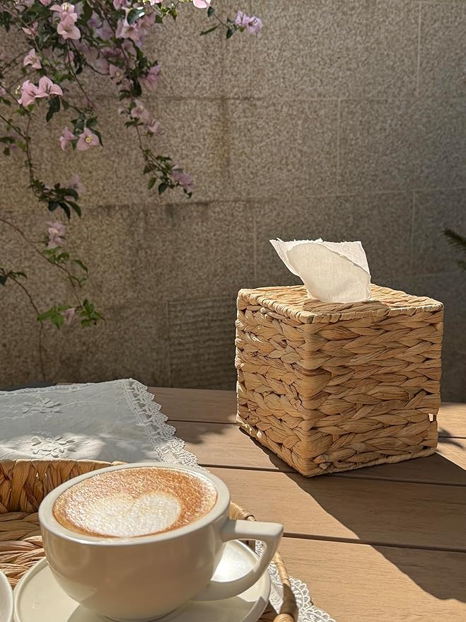 Water Hyacinth Tissue Box Cover Square Decorative Woven Tissue Box Holder for Table Bathroom (5.9 x 5.9 x 5.9 inch)