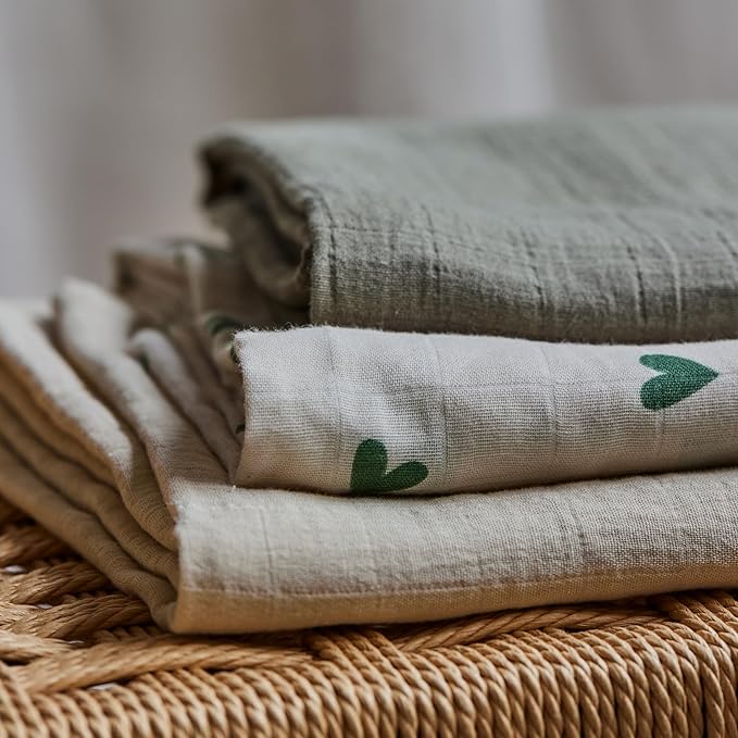 Huxie Swaddle - 100% Organic Cotton - Muslin Swaddle Blankets for Newborn, 47" x 47" (Green Hearts)