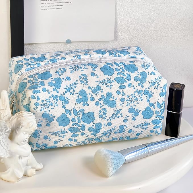 STARDW Cute Quilted Floral Makeup Bag for Women, Large Capacity Travel Toiletry Bag with Zipper and Canvas Lining