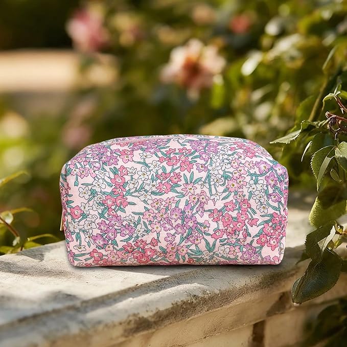 STARDW Cute Quilted Floral Makeup Bag for Women, Large Capacity Travel Toiletry Bag with Zipper and Canvas Lining