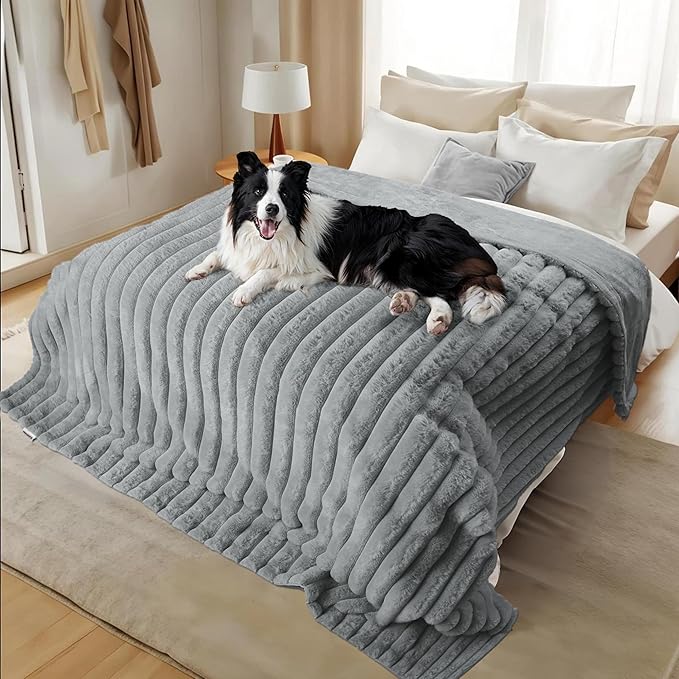 ZAKAPAWS Waterproof Dog Blanket for Bed, Luxury Plush Washable Large Dogs Blankets for Furniture Protection, Super Soft Calming Pet Blanket for Indoors (Grey, 40"x50")