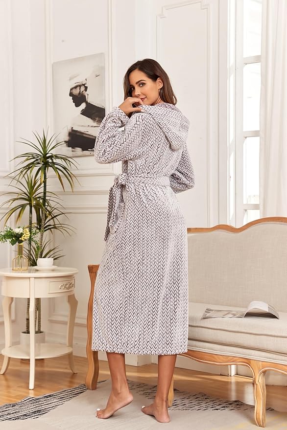 RONGTAI Womens Robes Plush Fleece Hooded Bathrobe Thick Nightgown with Pockets Fluffy Sleepwear