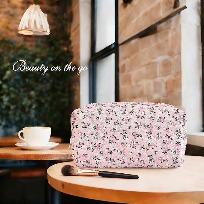 STARDW Cute Quilted Floral Makeup Bag for Women, Large Capacity Travel Toiletry Bag with Zipper and Canvas Lining