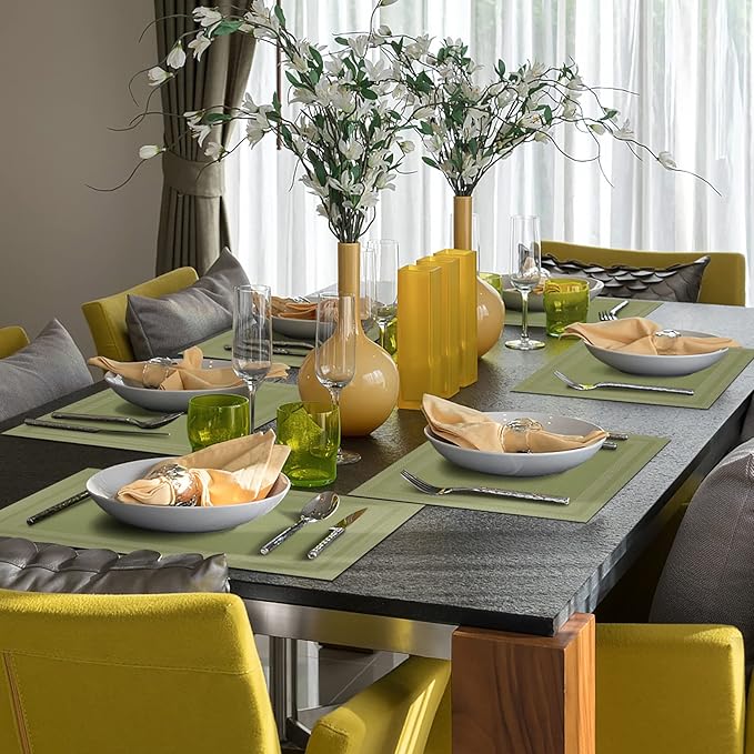 Winknowl Placemats Set of 8，Heat Resistant Woven Vinyl Washable PVC Place Mats，Non-Slip Stain Resistant Indoor/Outdoor Table Mats for Dining Table (Green)