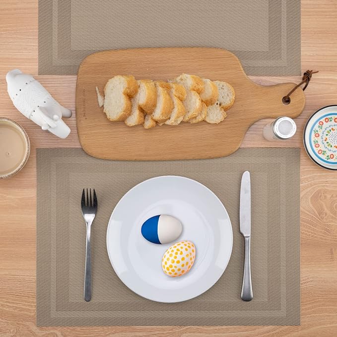 Winknowl Placemats Set of 4，Heat Resistant Woven Vinyl Washable PVC Place Mats，Non-Slip Stain Resistant Indoor/Outdoor Table Mats for Dining Table (Gold)