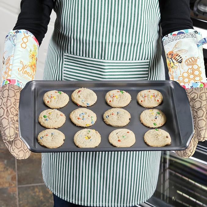 Oven Mitts, Heat Resistant with Soft Quilted Cotton Lining Set of 2, Fashion Bee Design with Silicone Printing Anti-Slip Kitchen Gloves for Safe Backing Cooking Barbecue (Khaki, Bee)