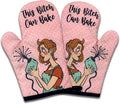 2 Pack Funny Baking Oven Mitts, This Bitch Can Bake, Retro Housewife Heat Resistant Mitts, Humorous Baking Gifts for Mom Wife, Sweet Housewarming Gifts for Women Hostess Sister Bake Lover