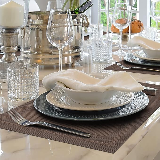 Winknowl Placemats Set of 4，Heat Resistant Woven Vinyl Washable PVC Place Mats，Non-Slip Stain Resistant Indoor/Outdoor Table Mats for Dining Table (Brown)