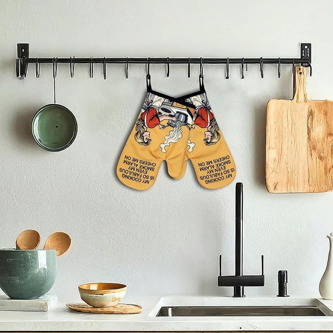 2 Pack Funny Oven Mitts for Women, My Cooking is So Fabulous Even My Smoke Alarm Cheers Me On, Retro Housewife Heat Resistant Kitchen Mitts, Humorous Cooking Gifts for Mom Wife Chef Friend